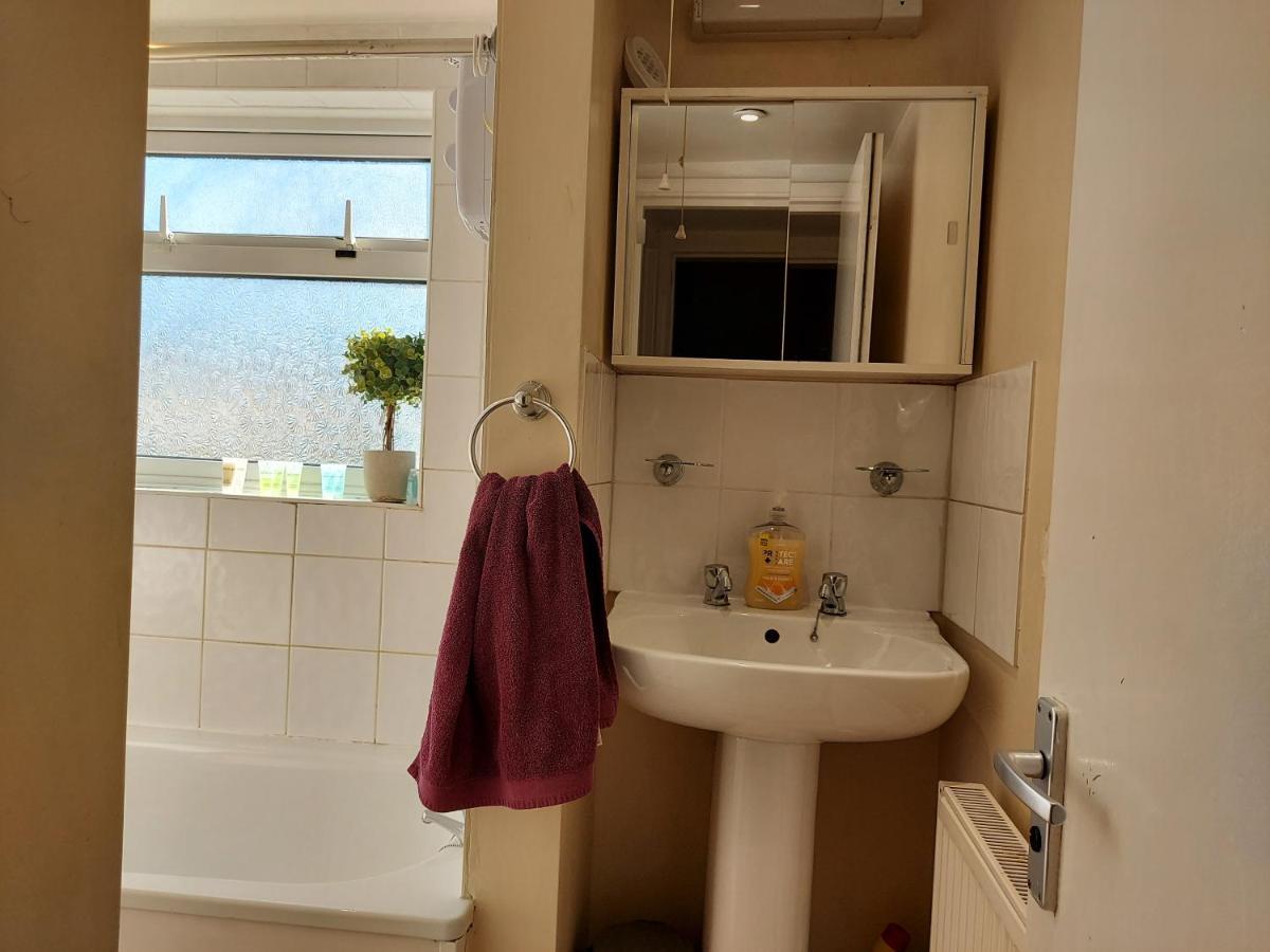 Cedar Villa - Perfect For Longer Stays Chatham  Exterior foto